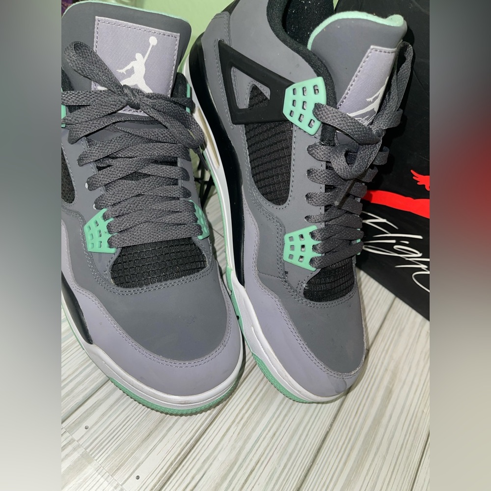 PreOwned/Lightly used:Air Jordan 4 Retro:Drk Grey/Green Glow-Cmnt gry blk,Sz 10 - Picture 5 of 14